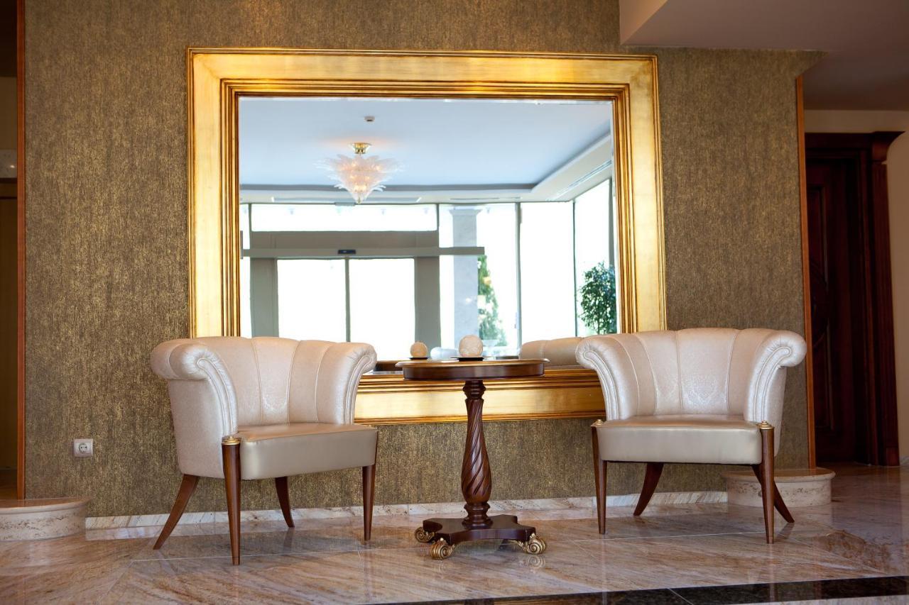 Hotel Gottwald Tata Ngoại thất bức ảnh